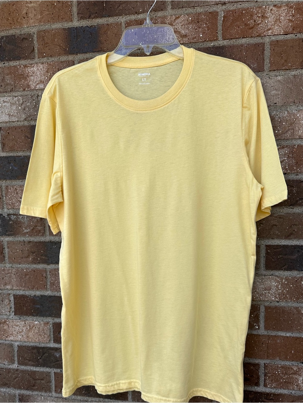 Sonoma Pale Yellow Crewneck Short Sleeve Lightweight Tee. New
